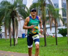 Coronel da Polícia Militar conquista títulos e vagas para mundiais de Triatlo e Multiesportes