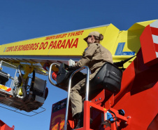 Versáteis, plataformas mecânicas evoluíram socorro prestado pelos Bombeiros