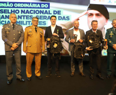 Ratinho Junior ressalta bons índices da segurança do Paraná em reunião com PMs de todo o Brasil