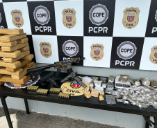 PCPR apreende 20 kg de maconha e fuzil em operação contra tráfico em Curitiba