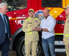 CBMPR de Campo Mourão recebe novo caminhão ABTR