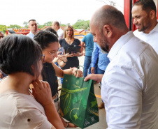 Posto de bombeiro militar de Santa Helena recebe novo caminhão auto bomba tanque