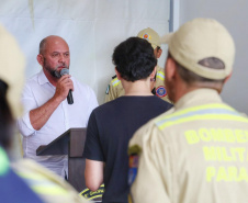 Posto de bombeiro militar de Santa Helena recebe novo caminhão auto bomba tanque