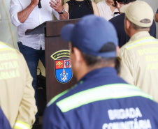 Posto de bombeiro militar de Santa Helena recebe novo caminhão auto bomba tanque