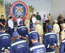 Posto de bombeiro militar de Santa Helena recebe novo caminhão auto bomba tanque