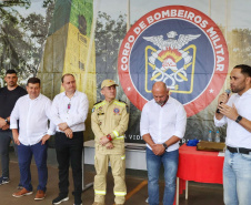 Posto de bombeiro militar de Santa Helena recebe novo caminhão auto bomba tanque