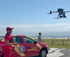 Bombeiros usam drones de alta tecnologia para reforçar proteção de banhistas no Litoral