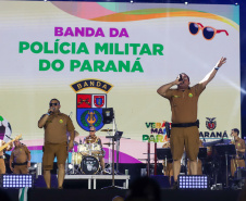 Banda da PMPR estreia no palco principal do Verão Maior e levanta o público em Matinhos