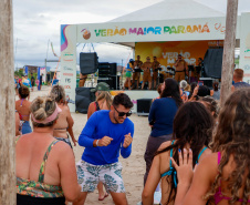 Sucesso no Verão Maior Paraná, Banda da PMPR levanta o público com hits e talento