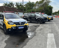 PMPR apreende cocaína, arma e munições durante ação no litoral do Paraná