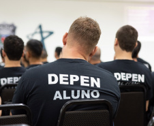 Futuros policiais penais participam de capacitação promovida pela CGE