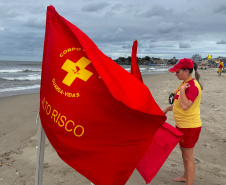 Corpo de Bombeiros alerta para o perigo das correntes de retorno no Litoral do Paraná