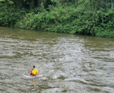 Banho de rio seguro: 10 dicas dos Bombeiros para evitar cabeça d'água e outros riscos