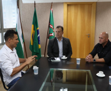 Secretário recebe prefeito de Medianeira 