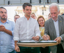 Secretário participa da assinatura de decreto para revitalização do centro de Curitiba