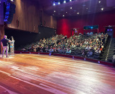 Palestra sobre o programa Mulher Segura reúne 1.200 participantes em Curitiba