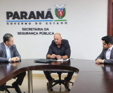 Secretário se reúne com o deputado Cobra Repórter e o prefeito Gil Martins