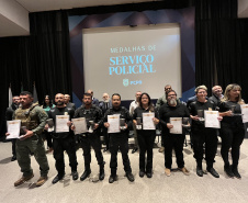 PCPR homenageia servidores com Medalhas de Serviço Policial em Curitiba