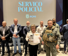 PCPR homenageia servidores com Medalhas de Serviço Policial em Curitiba