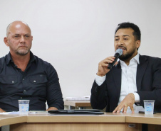 Secretário recebe o deputado Soldado Adriano José e prefeitos da AMUNPAR