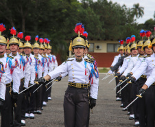 PMPR  entrega Espadim Tiradentes para 106 cadetes do curso de oficiais
