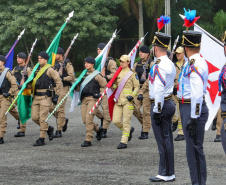 PMPR  entrega Espadim Tiradentes para 106 cadetes do curso de oficiais