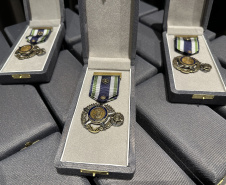 PCPR homenageia 127 servidores com medalhas de Serviço Policial em Curitiba