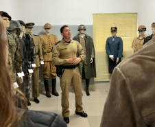 Sesp promove visita de servidores à sede da PMPR