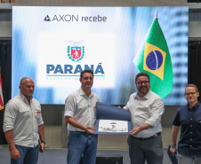 Governador anuncia compra de 2 mil armas não letais de gigante global que fornece para o FBI