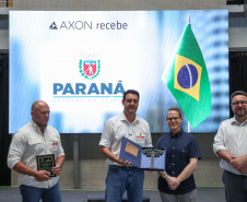 Governador anuncia compra de 2 mil armas não letais de gigante global que fornece para o FBI