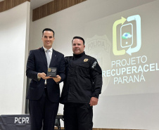 PCPR recupera e devolve mais de 100 celulares roubados ou furtados em Cascavel