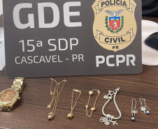 PCPR prende três pessoas em operação contra furtos de joias em Cascavel