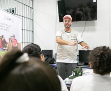 Curso de produção de doces é realizado na Cadeia Pública Feminina de Astorga como ação de reintegração social