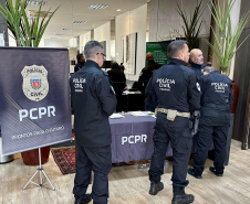 PCPR homenageia 127 servidores com Medalhas de Serviço Policial em Maringá