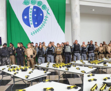 Com tecnologia de última geração, Paraná entrega 1,4 mil armas não letais para as polícias