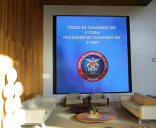 Corpo de Bombeiros promove solenidade de posse do 4° CRBM e troca de comando do 5° BBM de Maringá