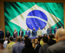 Corpo de Bombeiros promove solenidade de posse do 4° CRBM e troca de comando do 5° BBM de Maringá