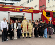 Servidores da Sesp conhecem estrutura do Corpo de Bombeiros em Curitiba 