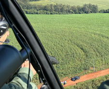 Com uso de helicóptero, Polícia Militar recupera caminhão roubado no Oeste do Estado
