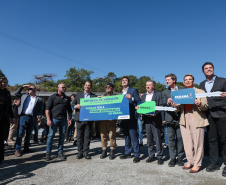 Ratinho Junior entrega 431 motos e viaturas para a PMPR