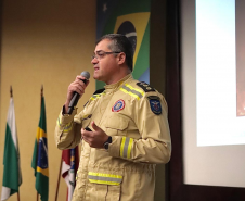 Bombeiros reforçam ações de prevenção e combate a incêndios florestais em simpósio