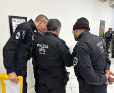 PCPR prende seis pessoas em operação contra grupo armado em Foz do Iguaçu
