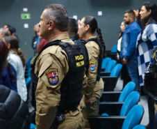 O Secretário da Segurança Pública, Hudson Leôncio Teixeira, participou nesta quinta-feira (05), do 1º Seminário dos CONSEGs dos Campos Gerais, realizado pela Prefeitura Municipal de Tibagi, por meio do Conselho Comunitário de Segurança (CONSEG). 