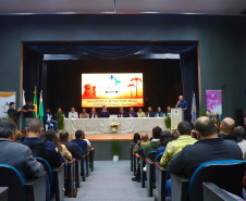 O Secretário da Segurança Pública, Hudson Leôncio Teixeira, participou nesta quinta-feira (05), do 1º Seminário dos CONSEGs dos Campos Gerais, realizado pela Prefeitura Municipal de Tibagi, por meio do Conselho Comunitário de Segurança (CONSEG). 