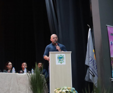 O Secretário da Segurança Pública, Hudson Leôncio Teixeira, participou nesta quinta-feira (05), do 1º Seminário dos CONSEGs dos Campos Gerais, realizado pela Prefeitura Municipal de Tibagi, por meio do Conselho Comunitário de Segurança (CONSEG). 