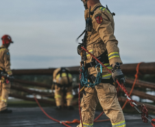 Bombeiros do Paraná seguem padrões internacionais de resposta imediata a desastres