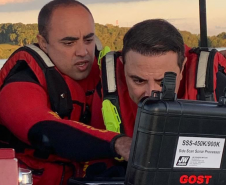 Sonar de alta tecnologia ajuda Corpo de Bombeiros do Paraná em buscas subaquáticas.