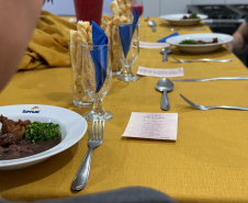 Custodiadas da Cadeia Pública Feminina de Londrina concluem curso de auxiliar de cozinha