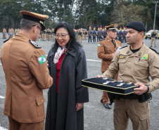 Autoridades do Estado recebem honrarias da Polícia Militar do Paraná