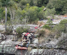 Corpo de Bombeiros forma 21 integrantes para atuar com resgate nas alturas